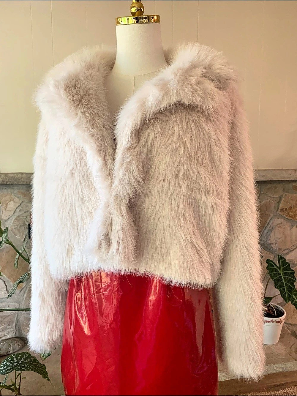 ACTIVE USA Faux Fur Jacket in White Size Small Like New